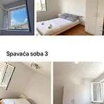Nude Oasis Makarska