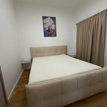 Nude Oasis * Makarska