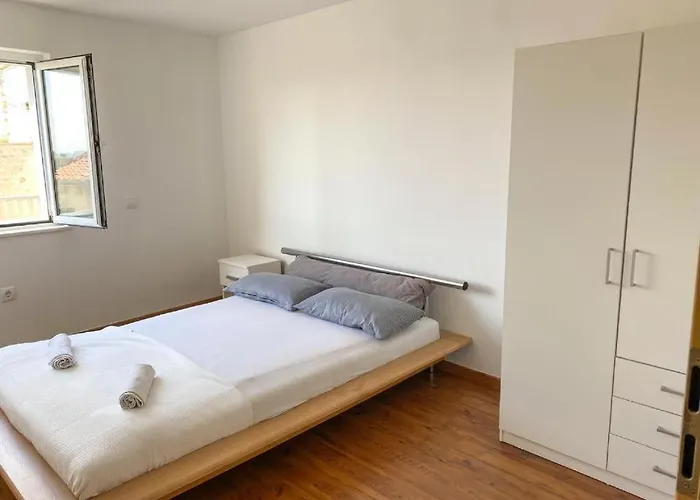 Nude Oasis Apartment *